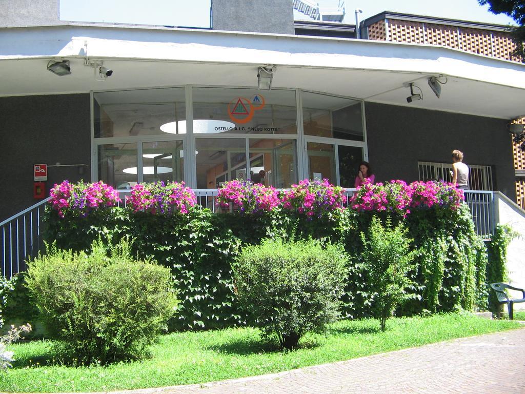 Ostello Aig Piero Rotta Mailand Exterior foto